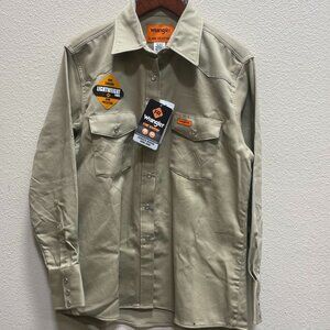 Wrangler Women's FR Long Sleeve Authentic Work Shirt NWT